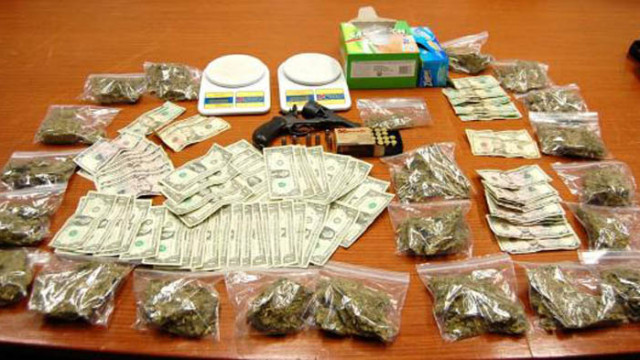 Двама задържани, за пране на пари и разпространение на наркотици, след спецакция в Кубрат